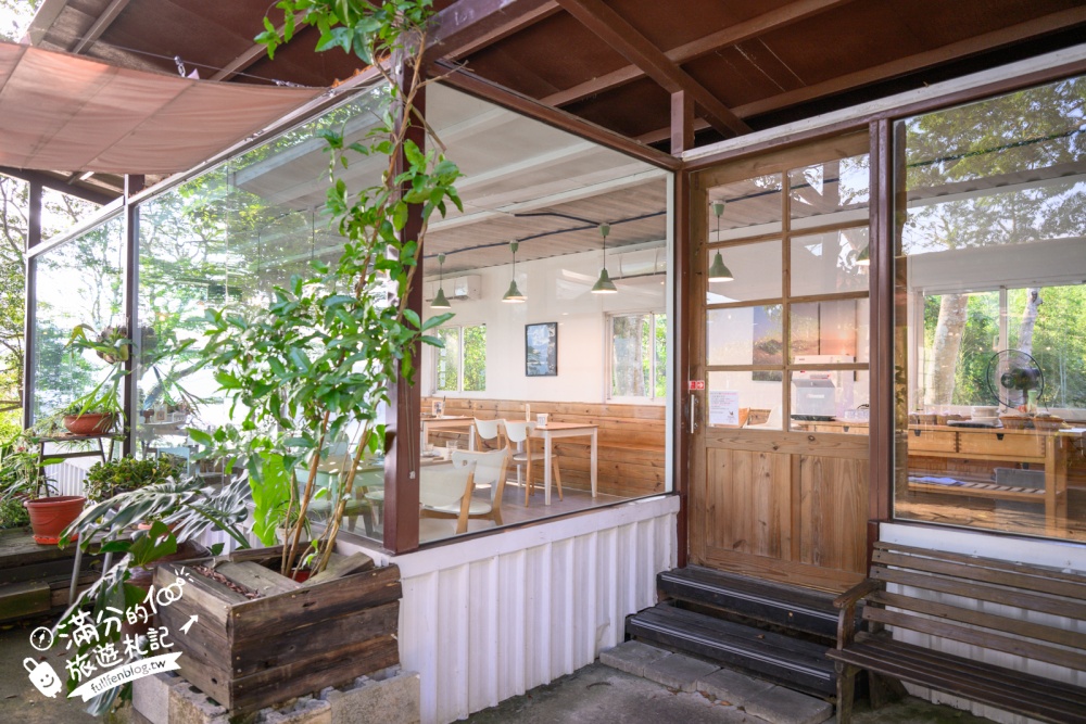 桃園【水漾石門景觀餐廳】大溪水庫湖景第一排景觀咖啡.免收服務費.坐在玻璃屋用餐仙氣十足!