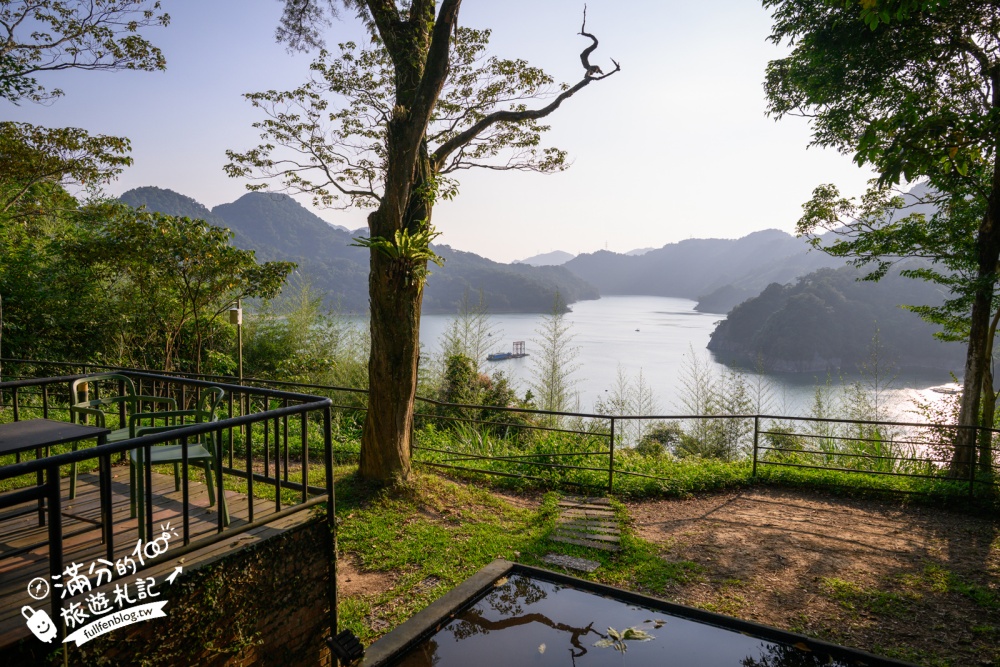 桃園【水漾石門景觀餐廳】大溪水庫湖景第一排景觀咖啡.免收服務費.坐在玻璃屋用餐仙氣十足!