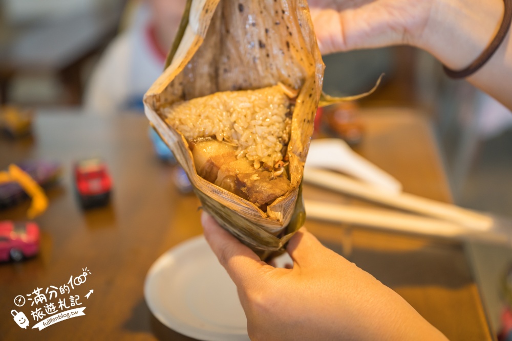 北海岸美食【劉家肉粽富基店】吹冷氣看海吃肉粽超享受,玩新北石門指定必吃十八王公肉粽旗艦店!