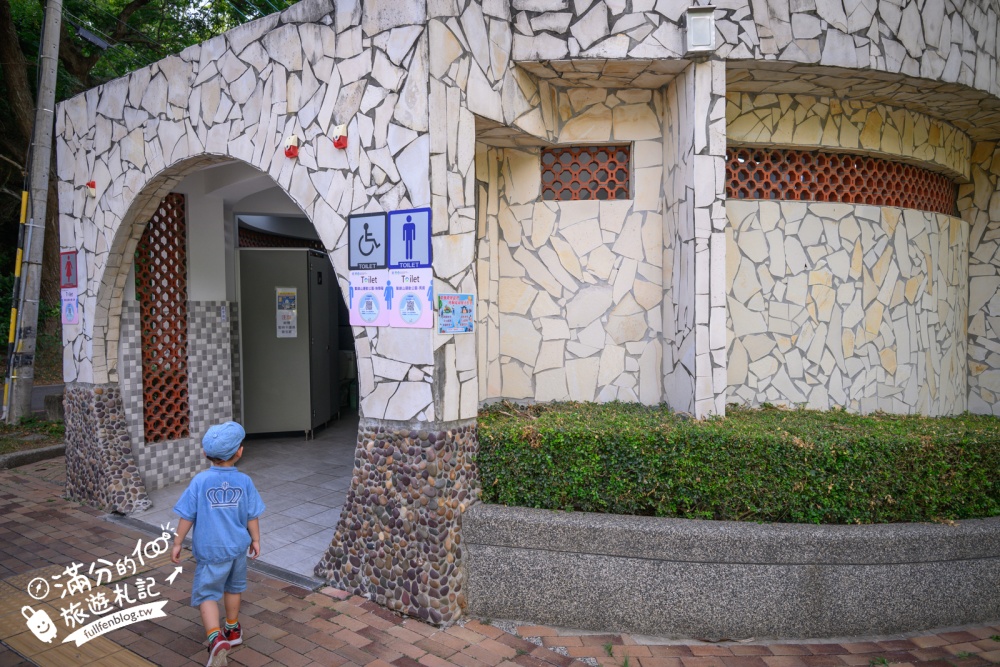 台中【谷溜遊戲場】清水巨無霸鳳梨遊戲場.集結34條溜滑梯.親子同行玩到不想回家!