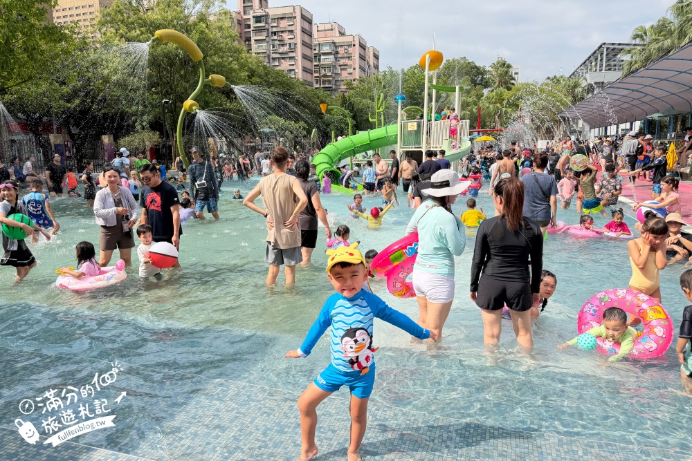 台北【自來水園區】公館最省心玩水勝地,門票只要銅板價,免穿泳裝泳帽輕鬆玩水,爸媽不崩潰遛娃基地!
