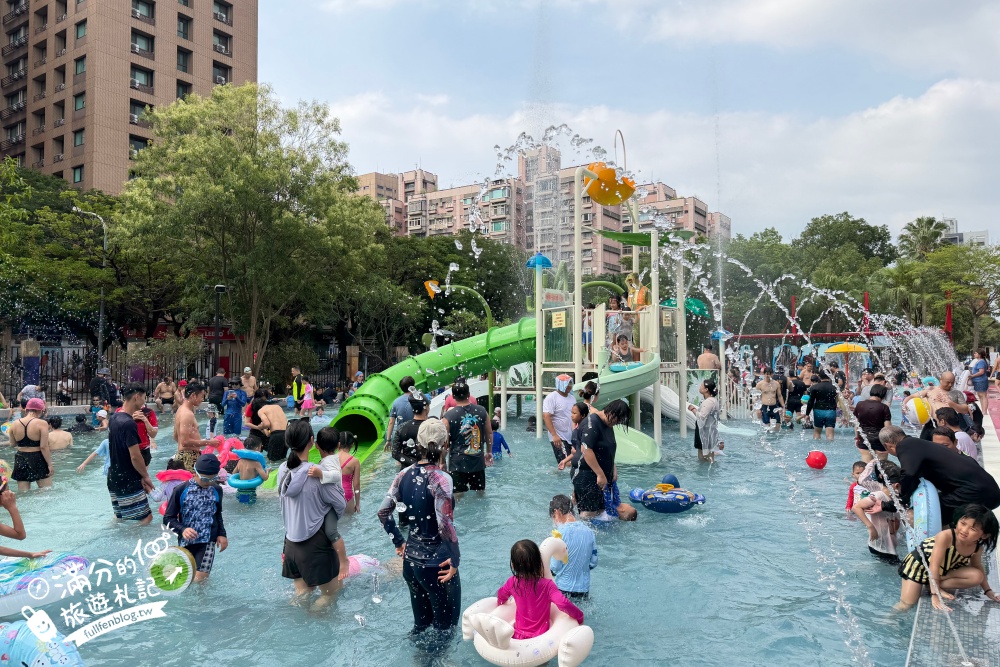 台北【自來水園區】公館最省心玩水勝地,門票只要銅板價,免穿泳裝泳帽輕鬆玩水,爸媽不崩潰遛娃基地!