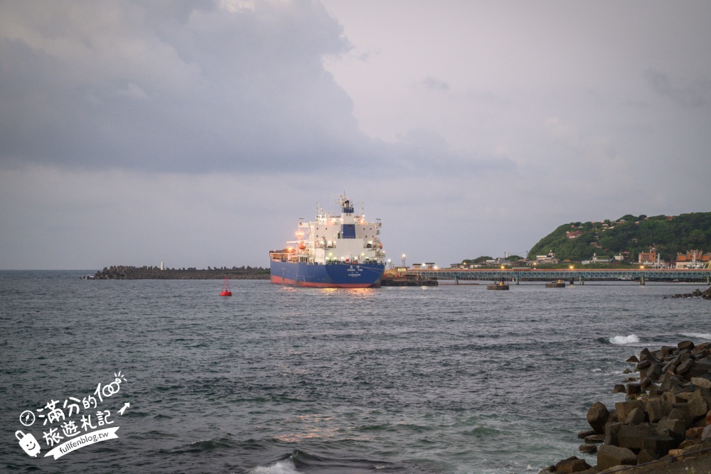 新北【海口組食堂】4.5星高評價的北海岸海鮮餐廳,必吃海鮮什錦炒麵.還能欣賞無敵海景!