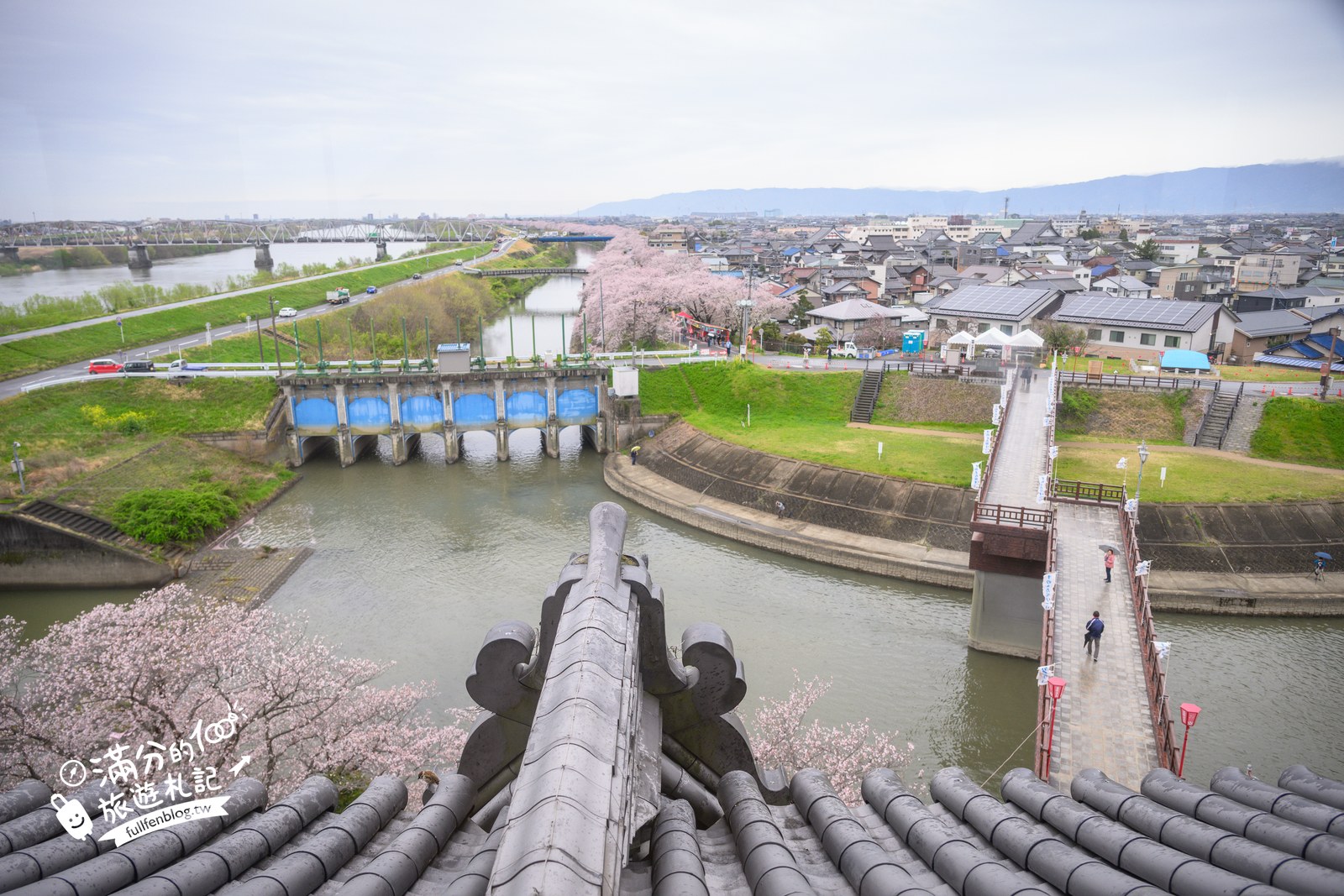 日本岐阜【墨俣一夜城址公園】免費賞櫻、登天守看櫻花隧道，交通門票一次看!