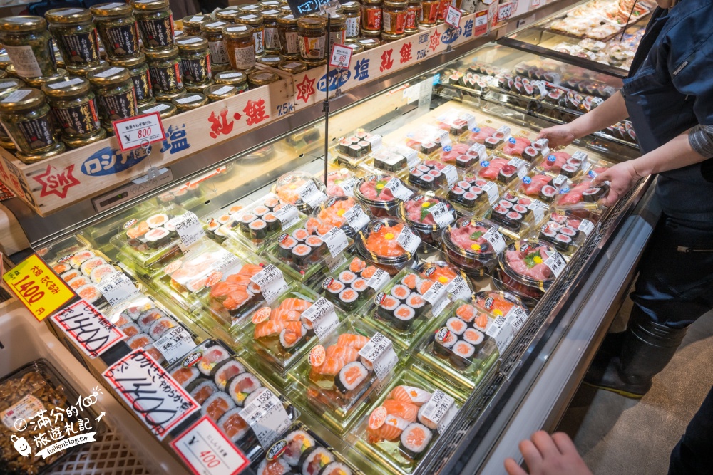 金澤美食【近江町市場玩樂攻略】最新營業時間.必吃清單與最佳到訪時間,能登牛握壽司.能登牛壽喜燒.金箔生魚片丼飯!