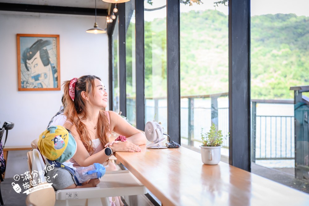 黑屋咖啡|走進黑屋cafe的玻璃屋座位 黑屋咖啡|走進黑屋cafe的玻璃屋座位
