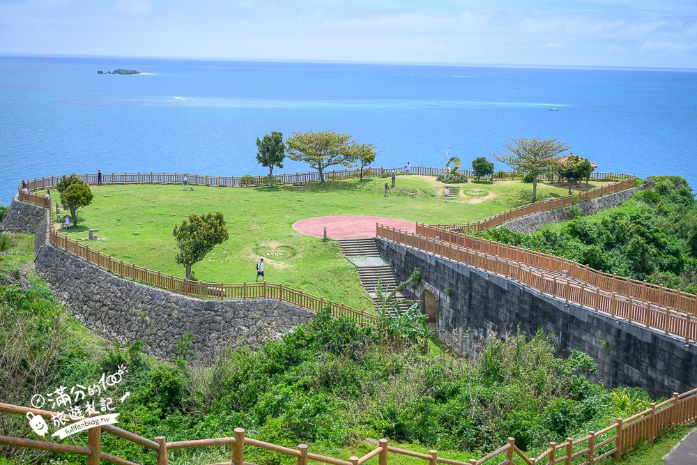 知念岬｜草地與海景步道