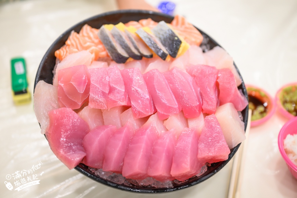 墾丁海鮮餐廳【墾丁輝哥生魚片】40片只要200元！厚切生魚片、現撈海鮮與免費專屬停車場!