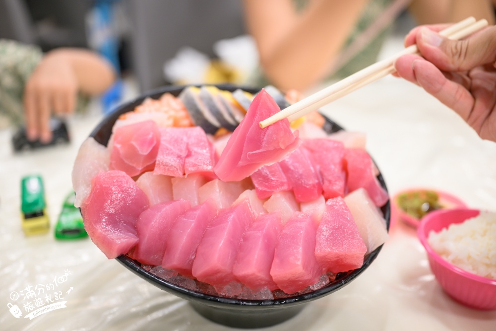 墾丁海鮮餐廳【墾丁輝哥生魚片】40片只要200元！厚切生魚片、現撈海鮮與免費專屬停車場!