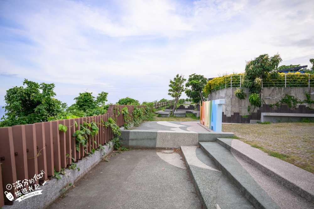 台東【太麻里華源曙光觀景台】免費看海秘境！日出、火車與月牙灣海岸線一次收錄