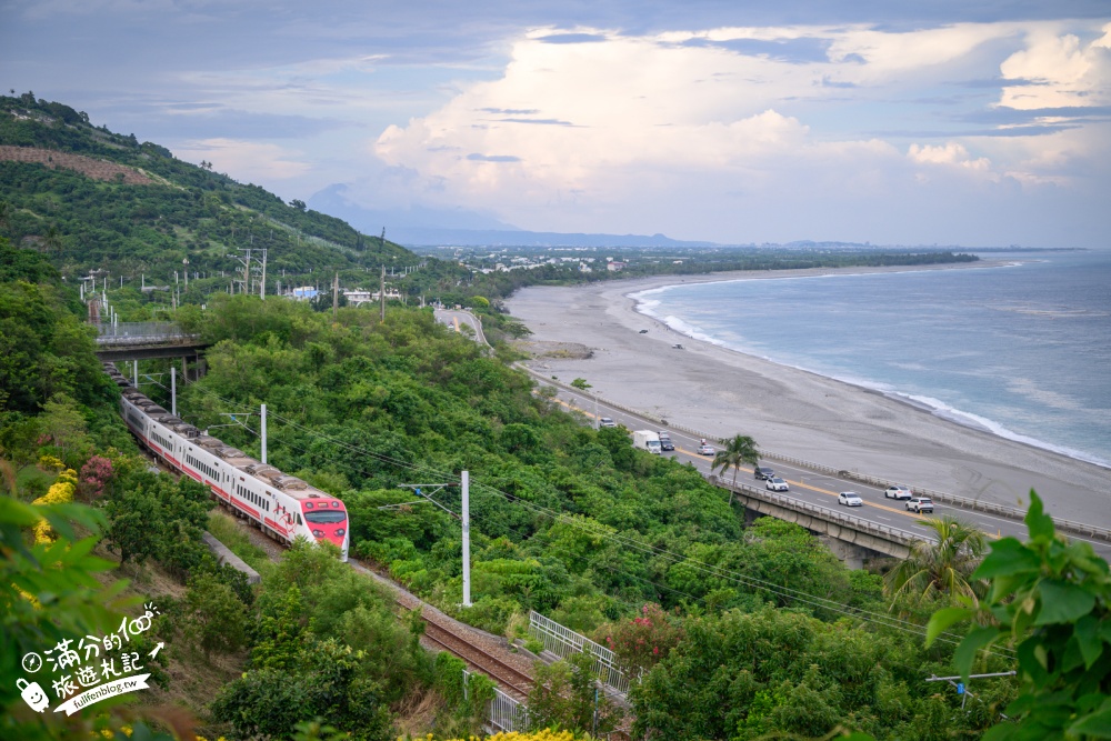 台東【太麻里華源曙光觀景台】免費看海秘境！日出、火車與月牙灣海岸線一次收錄