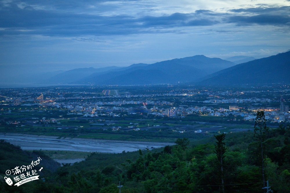 台東夜景餐廳【月亮彎彎景觀咖啡】從山海夕陽一路看到城市燈火!