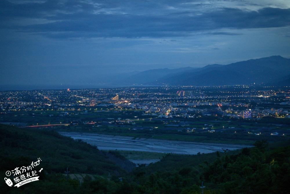 台東夜景餐廳【月亮彎彎景觀咖啡】從山海夕陽一路看到城市燈火!