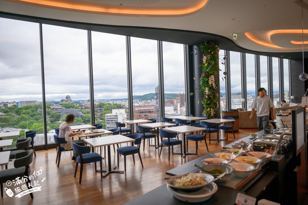熊本住宿推薦【KOKO HOTEL Premier熊本】飯店就在櫻町熊本購物中心內，連結巴士總站，房間就能看熊本城!