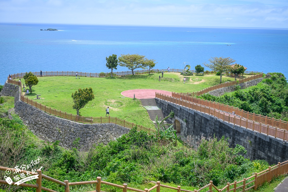 沖繩【知念岬公園】免門票眺望太平洋與久高島，交通停車、拍照亮點及南部一日遊攻略