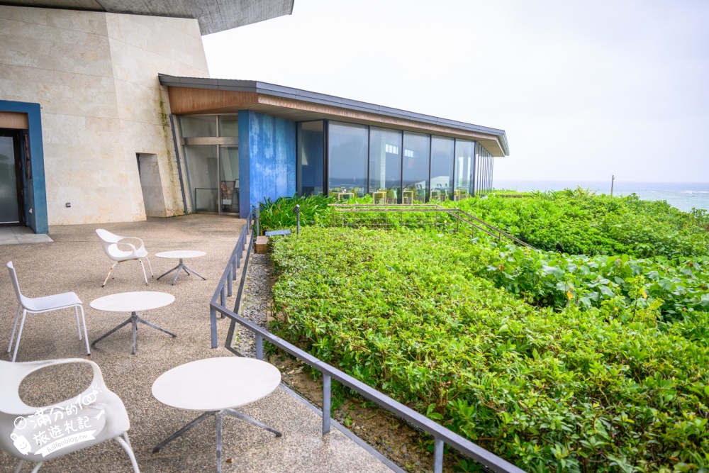 【沖繩BANTA CAFE】坐在懸崖上看海！星野集團打造日本最大級海景咖啡廳，4大座位區、菜單、交通與停車攻略