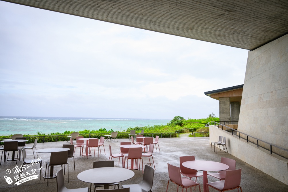 【沖繩BANTA CAFE】坐在懸崖上看海！星野集團打造日本最大級海景咖啡廳，4大座位區、菜單、交通與停車攻略