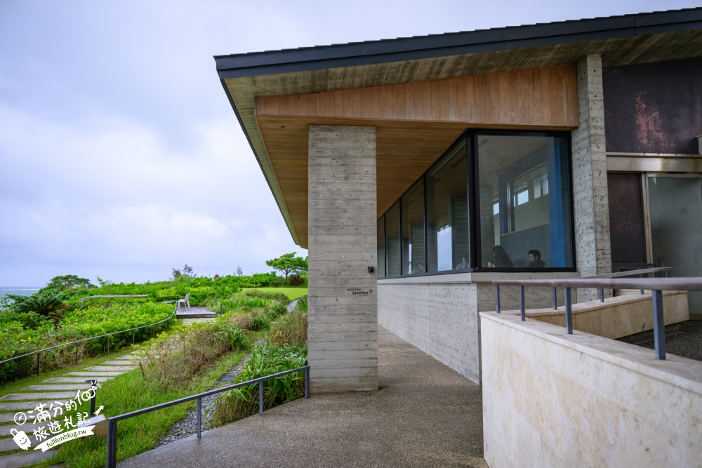 【沖繩BANTA CAFE】坐在懸崖上看海！星野集團打造日本最大級海景咖啡廳，4大座位區、菜單、交通與停車攻略