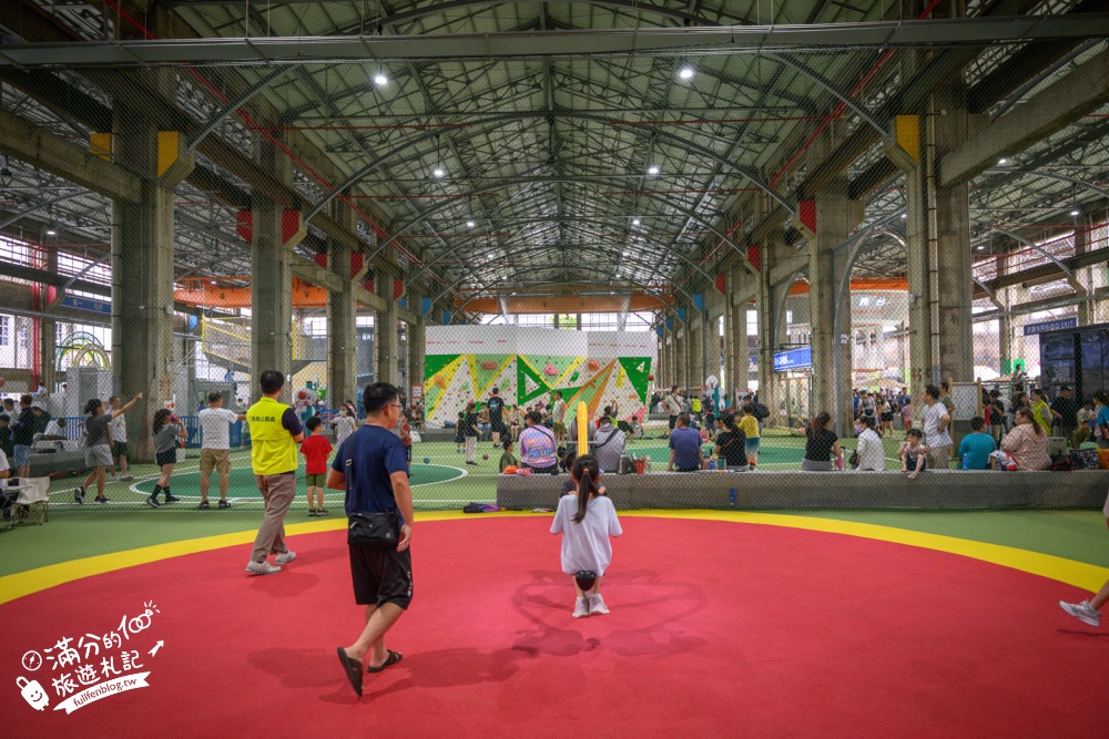 【2026高雄親子遊樂園區】全台最大半室內免費樂園，超過30項親子遊具、戲水廣場，交通停車&玩樂攻略！