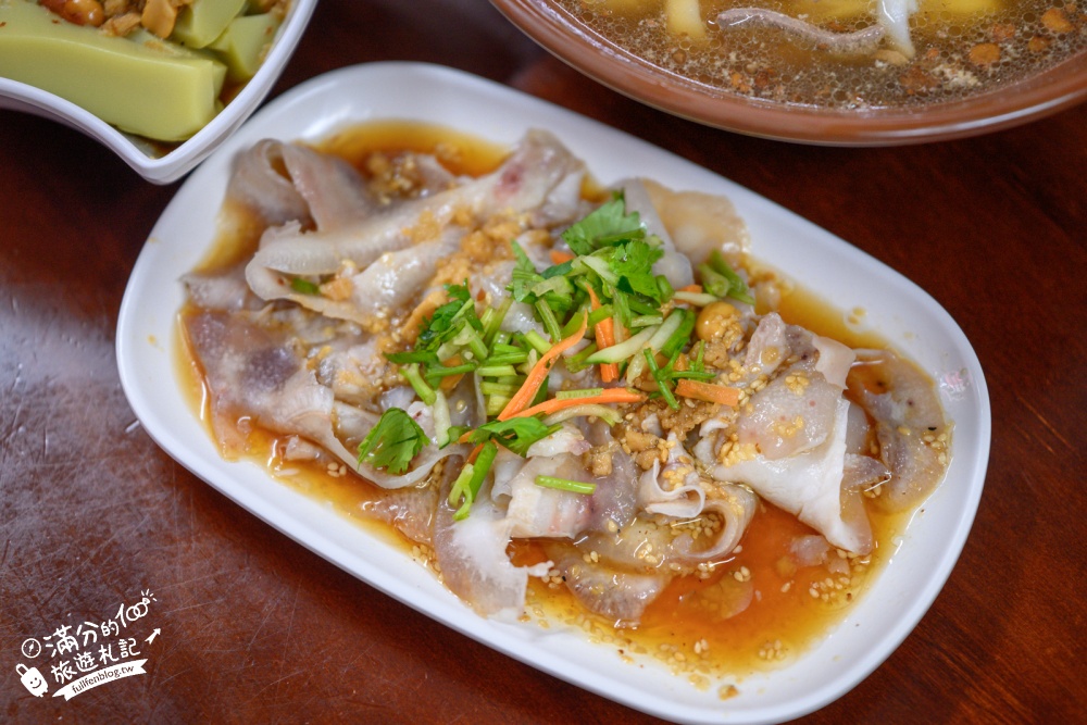 桃園【國旗屋米干店】雙十國慶必訪！龍岡忠貞市場旗海地標，人氣美味米干吃進眷村的故事！
