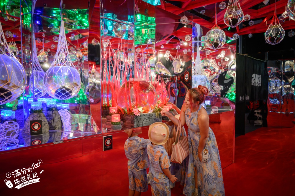 【2026沖繩金魚博物館】OKINAWA KINGYO MUSEUM，8大夢幻金魚藝術展區、門票交通資訊！ASHIBINAA Outlet室內景點