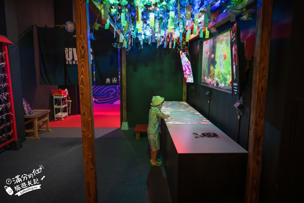 【2026沖繩金魚博物館】OKINAWA KINGYO MUSEUM，8大夢幻金魚藝術展區、門票交通資訊！ASHIBINAA Outlet室內景點