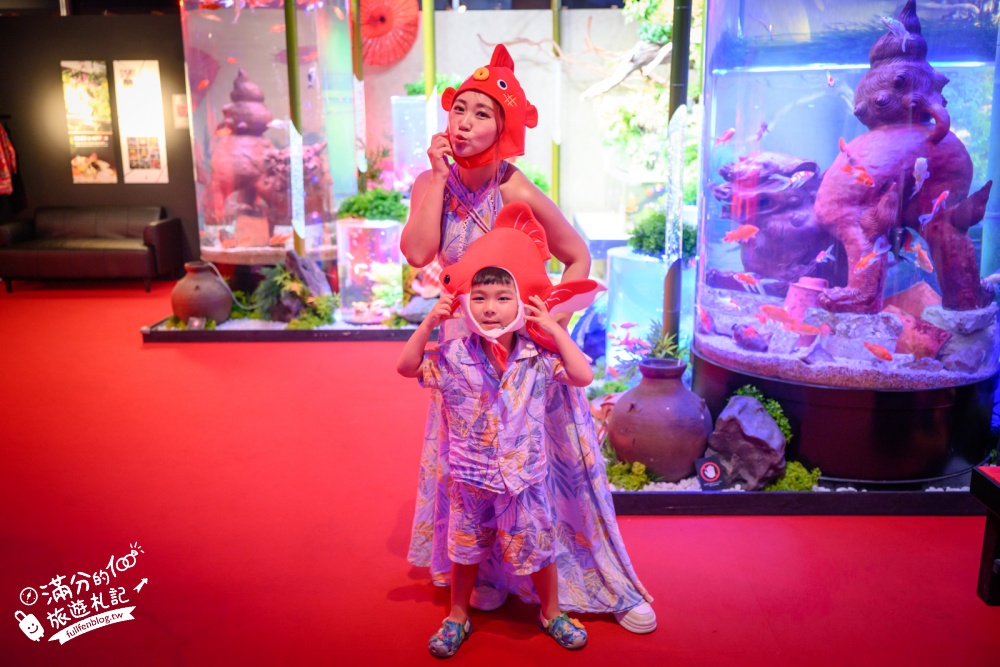 【2026沖繩金魚博物館】OKINAWA KINGYO MUSEUM，8大夢幻金魚藝術展區、門票交通資訊！ASHIBINAA Outlet室內景點