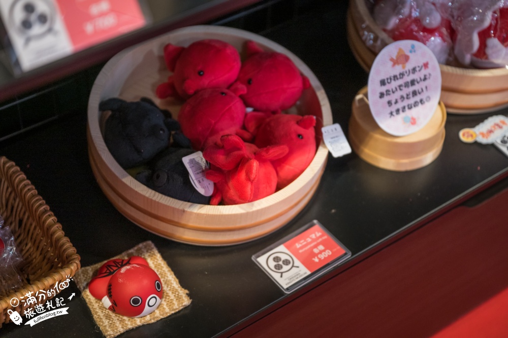 【2026沖繩金魚博物館】OKINAWA KINGYO MUSEUM，8大夢幻金魚藝術展區、門票交通資訊！ASHIBINAA Outlet室內景點