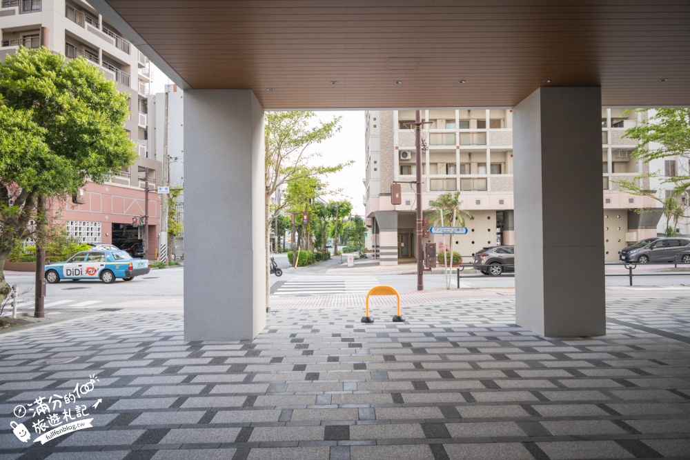 沖繩住宿【THE NEST那霸】22公尺頂樓無邊際泳池！旭橋站步行5分鐘，房型、早餐、停車攻略