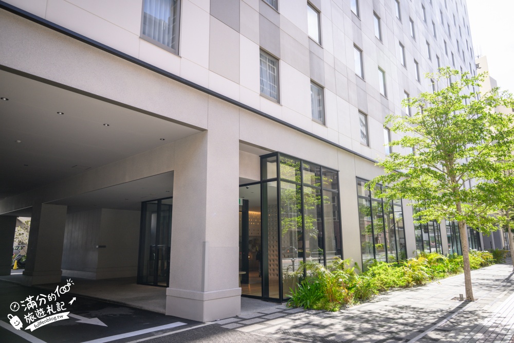 沖繩住宿【THE NEST那霸】22公尺頂樓無邊際泳池！旭橋站步行5分鐘，房型、早餐、停車攻略