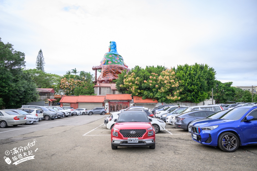 【新竹普天宮】古奇峰巨大關公像好震撼！仰望120尺關公地標，拜月老、求平安、參拜亮點與交通停車攻略！