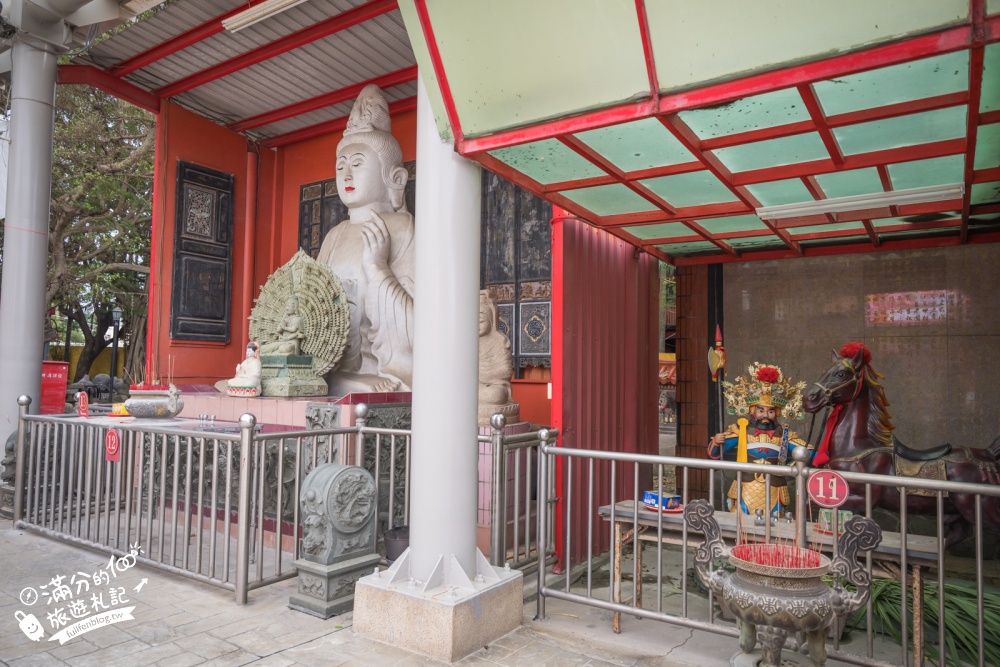 【新竹普天宮】古奇峰巨大關公像好震撼！仰望120尺關公地標，拜月老、求平安、參拜亮點與交通停車攻略！