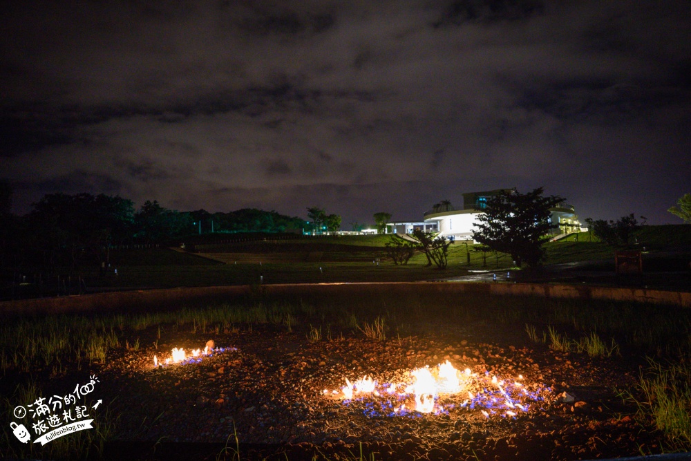 【2026恆春出火地質公園攻略】墾丁出火怎麼玩?水火共生奇景、夜間門票與交通資訊 【2026恆春出火地質公園攻略】墾丁出火怎麼玩?水火共生奇景、夜間門票與交通資訊
