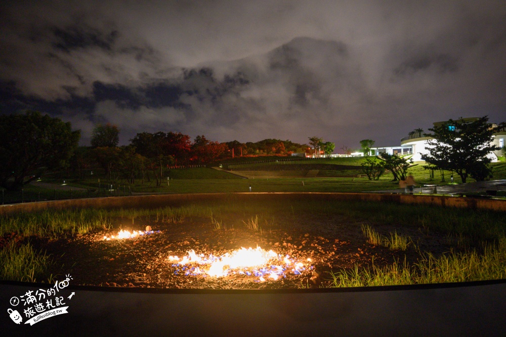 【2026恆春出火地質公園攻略】墾丁出火怎麼玩?水火共生奇景、夜間門票與交通資訊 【2026恆春出火地質公園攻略】墾丁出火怎麼玩?水火共生奇景、夜間門票與交通資訊
