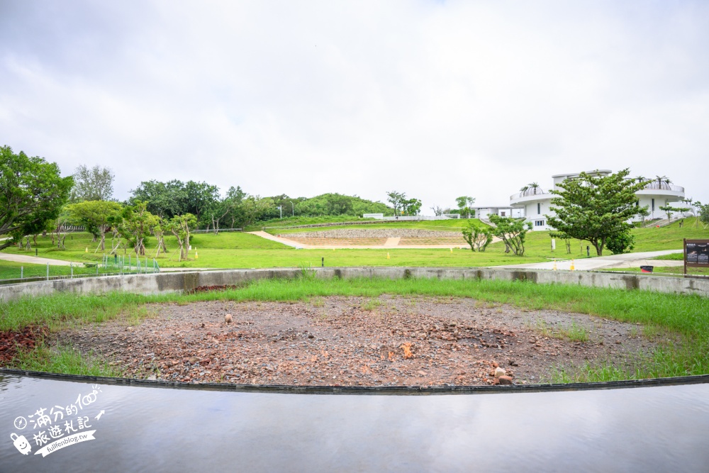 【2026恆春出火地質公園攻略】墾丁出火怎麼玩?水火共生奇景、夜間門票與交通資訊 【2026恆春出火地質公園攻略】墾丁出火怎麼玩?水火共生奇景、夜間門票與交通資訊