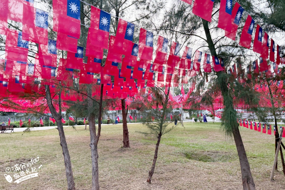 桃園【國旗屋米干店】雙十國慶必訪！龍岡忠貞市場旗海地標，人氣美味米干吃進眷村的故事！