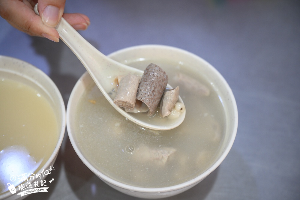 【淡水林記肉圓】直接來一套必吃肉圓.油粿+肉粽,四神湯平價給料飽滿,在地飄香30年好滋味!
