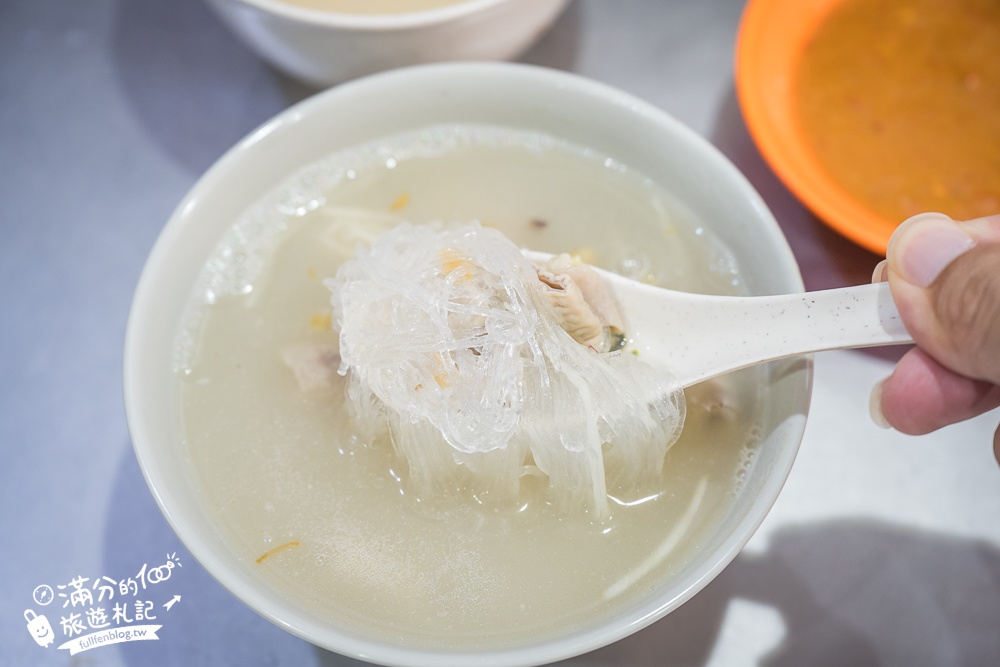 【淡水林記肉圓】直接來一套必吃肉圓.油粿+肉粽,四神湯平價給料飽滿,在地飄香30年好滋味!
