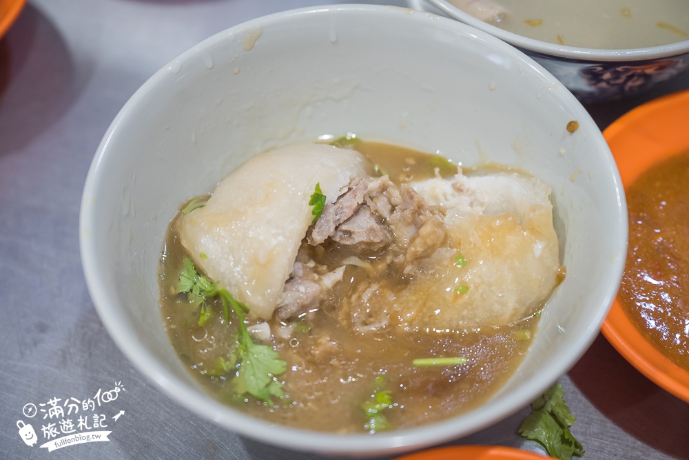 【淡水林記肉圓】直接來一套必吃肉圓.油粿+肉粽,四神湯平價給料飽滿,在地飄香30年好滋味!