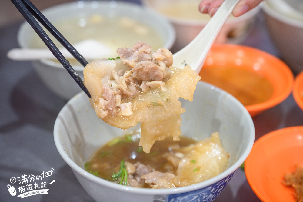 【淡水林記肉圓】直接來一套必吃肉圓.油粿+肉粽,四神湯平價給料飽滿,在地飄香30年好滋味!