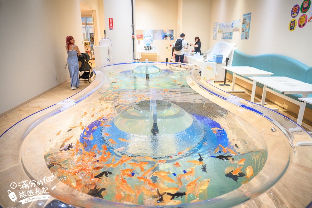 【2025沖繩DMM Kariyushi水族館】最新門票&玩樂攻略,餵企鵝.餵樹懶.摸鯊魚,拍海蝕洞,逛iias 沖繩豐崎,沖繩全室內親子水族館帶你玩!