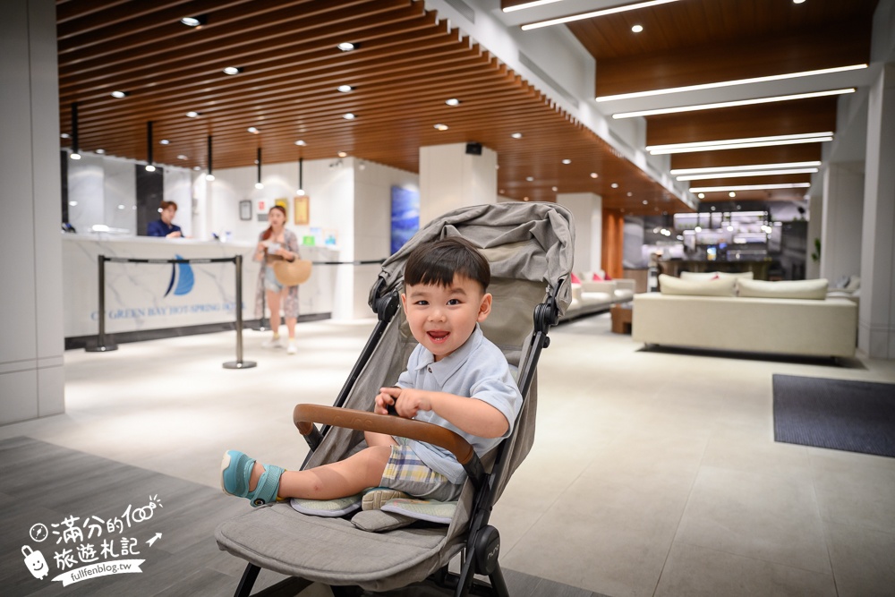 【群策翡翠灣溫泉飯店】二天一夜怎麼玩!海景親子房開箱,房間就能看海溜滑梯,步行一分鐘就到沙灘!