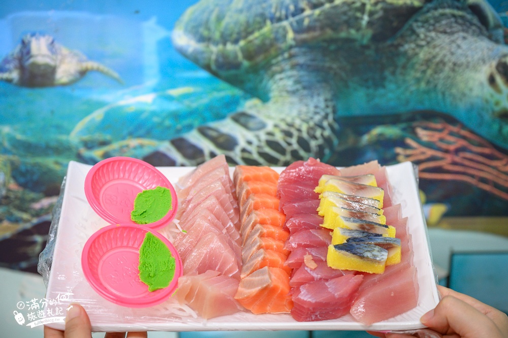 屏東美食|阿興生魚片|霸氣上桌，40片綜合生魚片只要200元~創意活海產料理，後壁湖排隊店!