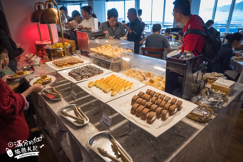 【群策翡翠灣溫泉飯店】二天一夜怎麼玩!海景親子房開箱,房間就能看海溜滑梯,步行一分鐘就到沙灘!