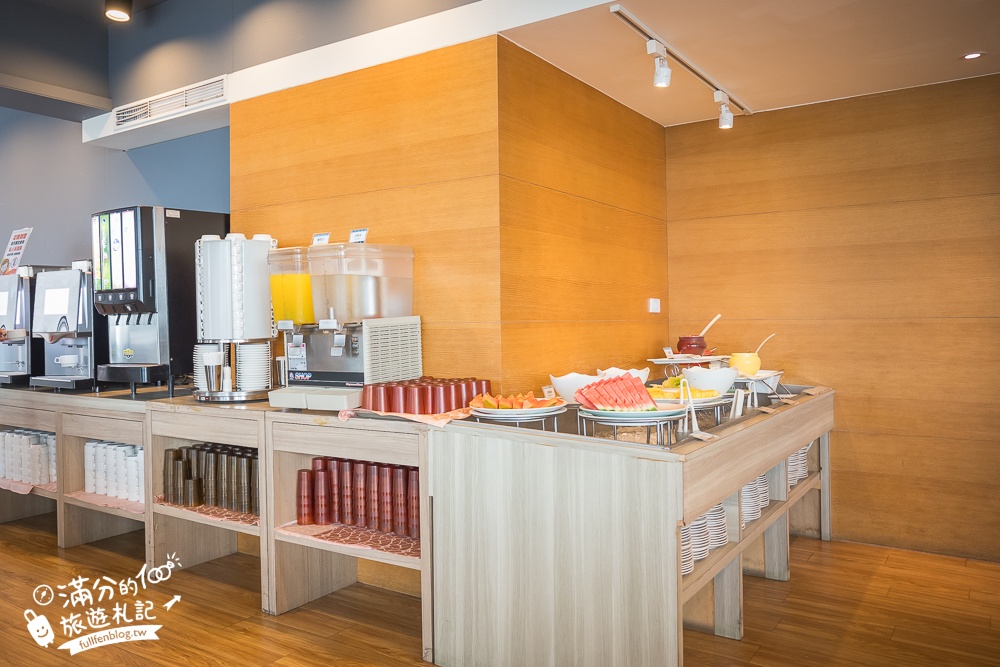 【群策翡翠灣溫泉飯店】二天一夜怎麼玩!海景親子房開箱,房間就能看海溜滑梯,步行一分鐘就到沙灘!