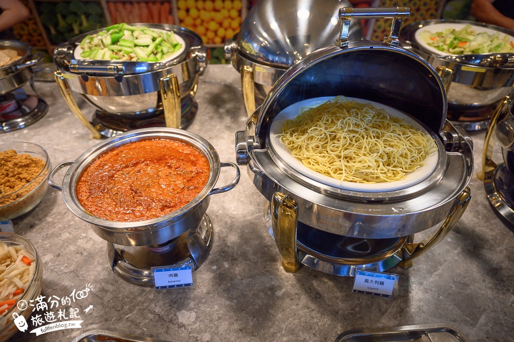 【群策翡翠灣溫泉飯店】二天一夜怎麼玩!海景親子房開箱,房間就能看海溜滑梯,步行一分鐘就到沙灘!
