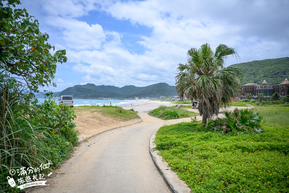 【翡翠灣海水浴場】2024新北最新萬里抹茶小山丘,望海玩沙看基隆嶼,還能玩拍古錐抹茶山丘超療癒!