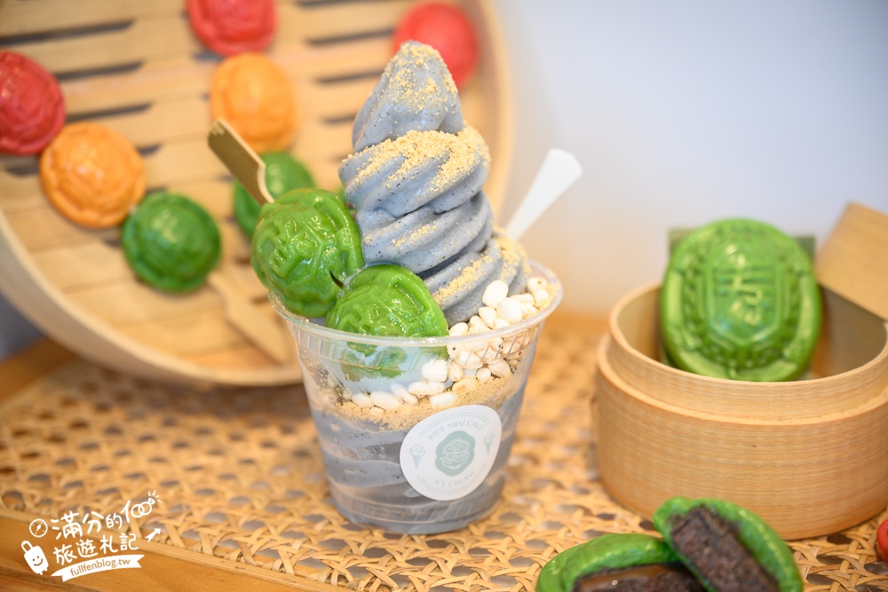 宜蘭美食【小食粑】礁溪人氣小甜點,掌中迷你紅龜粿,小巧可愛充滿喜氣口感佳!
