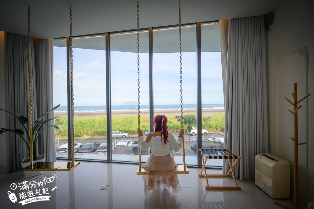 宜蘭民宿推薦【PLAY Hotel】頭城最美海景民宿,泡大浴缸看龜山島,早餐是超澎湃海鮮粥超推!