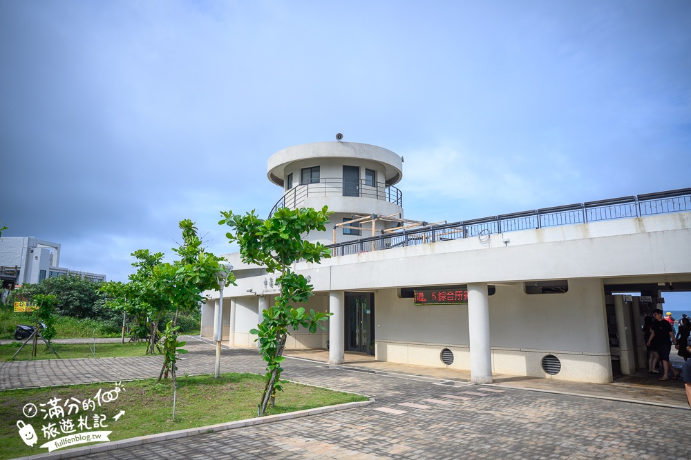 北海岸玩水秘境【中角灣國際衝浪基地】金山看海親子玩水景點,免門票有盥洗淋浴空間好讚!